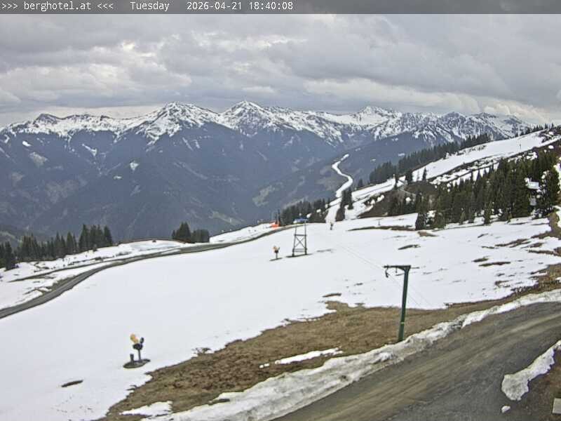 Archiv Foto Webcam Saalbach Hinterglemm - Berghotel Seidl-Alm