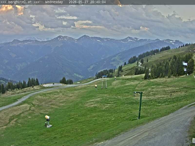 Archived image Webcam Saalbach - View from Seidl Alm