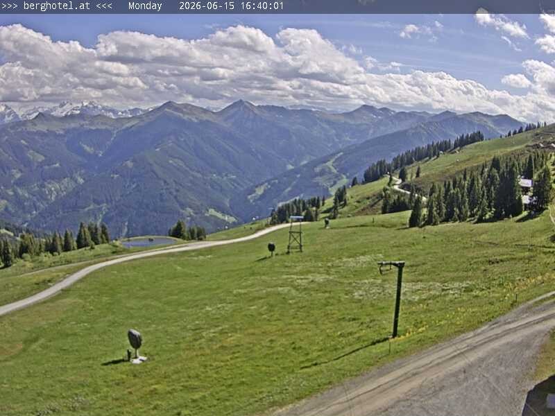 Archived image Webcam Saalbach - View from Seidl Alm