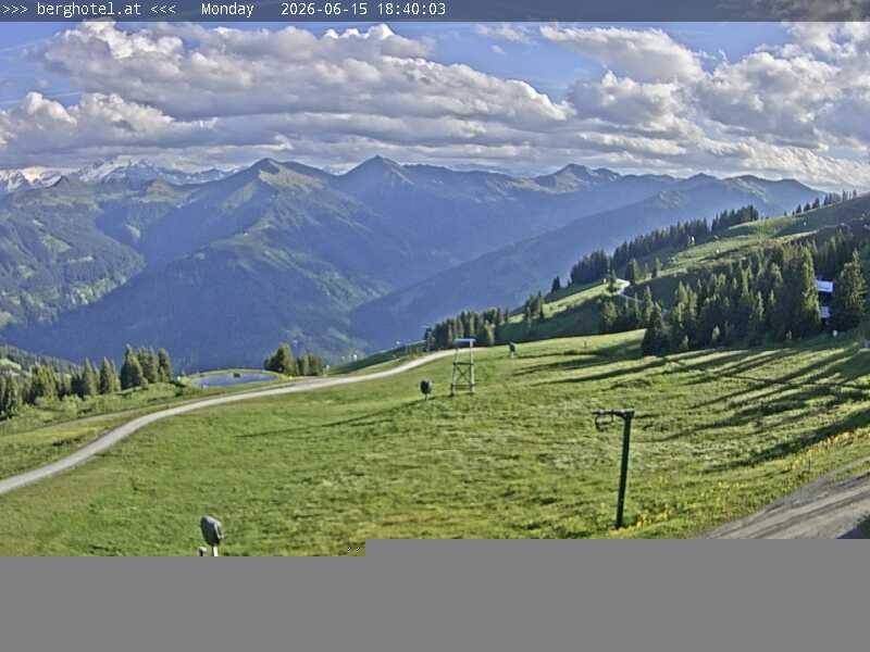 Archived image Webcam Saalbach - View from Seidl Alm