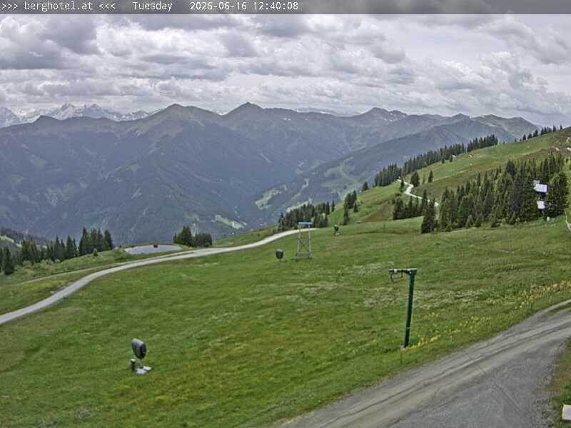 Archived image Webcam Saalbach - View from Seidl Alm