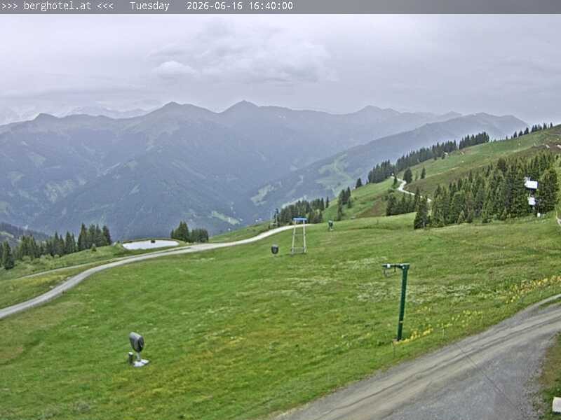 Archiv Foto Webcam Saalbach Hinterglemm - Berghotel Seidl-Alm