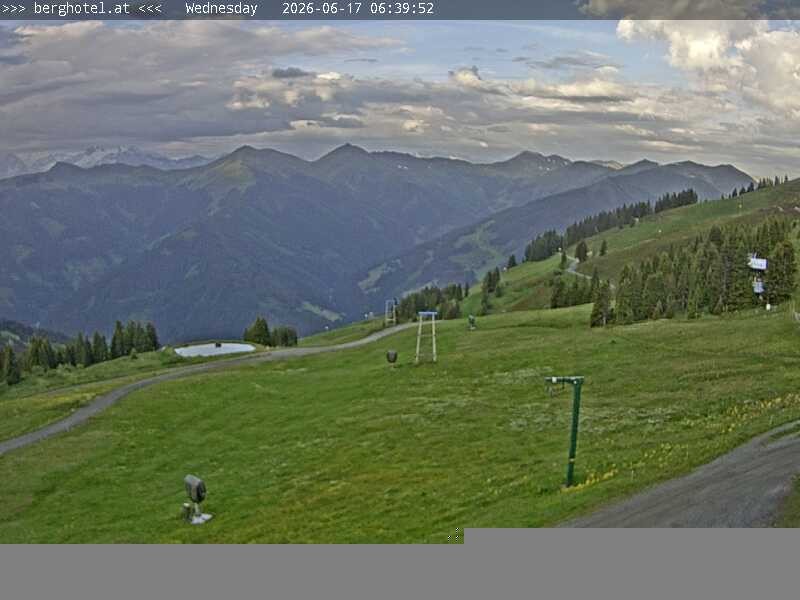 Archiv Foto Webcam Saalbach Hinterglemm - Berghotel Seidl-Alm
