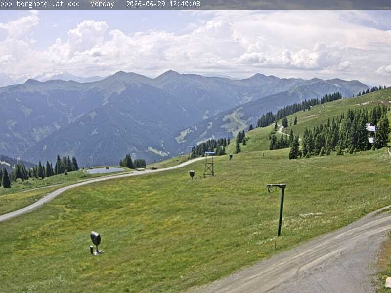 Archiv Foto Webcam Saalbach Hinterglemm - Berghotel Seidl-Alm