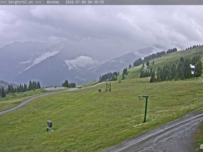 Archiv Foto Webcam Saalbach Hinterglemm - Berghotel Seidl-Alm
