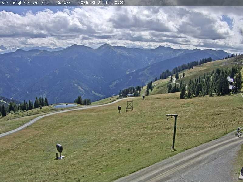 Archiv Foto Webcam Saalbach Hinterglemm - Berghotel Seidl-Alm