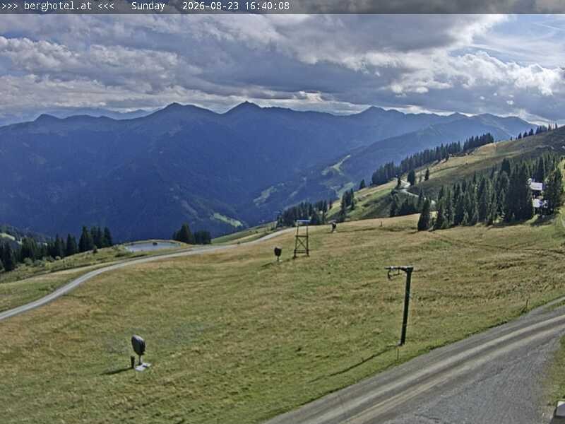 Archiv Foto Webcam Saalbach Hinterglemm - Berghotel Seidl-Alm