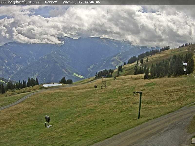Archiv Foto Webcam Saalbach Hinterglemm - Berghotel Seidl-Alm