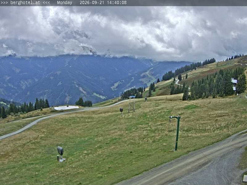 Archiv Foto Webcam Saalbach Hinterglemm - Berghotel Seidl-Alm