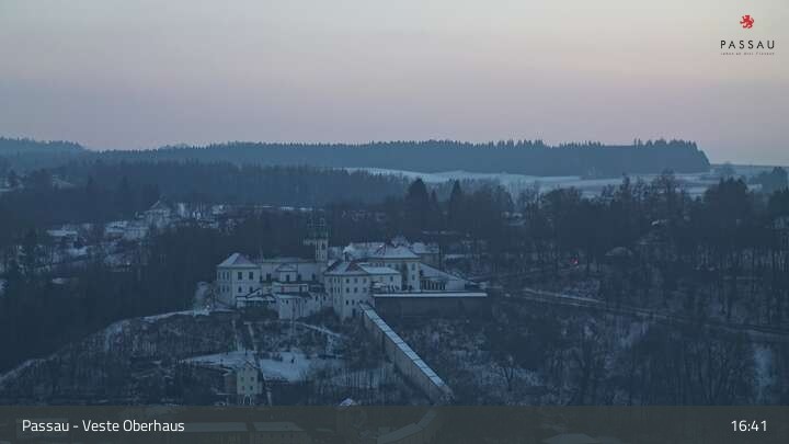Archiv Foto Webcam Passau: Blick von der Veste Oberhaus auf Donau und Altstadt