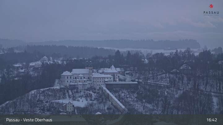 Archiv Foto Webcam Passau: Blick von der Veste Oberhaus auf Donau und Altstadt
