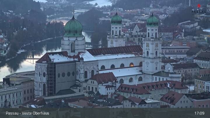 Archiv Foto Webcam Passau: Blick von der Veste Oberhaus auf Donau und Altstadt