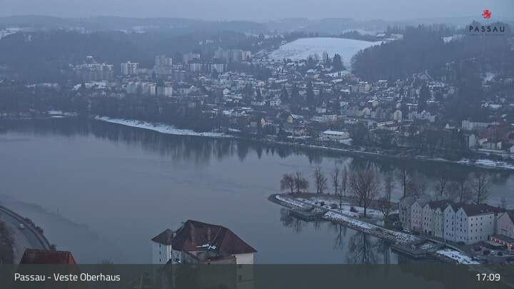 Archiv Foto Webcam Passau: Blick von der Veste Oberhaus auf Donau und Altstadt