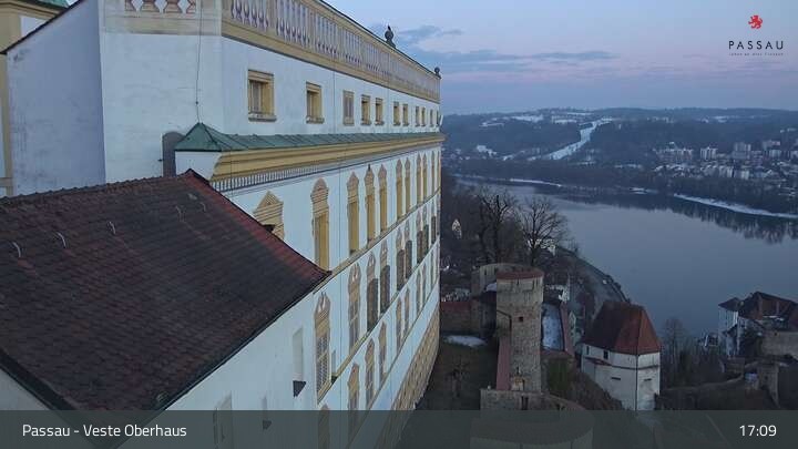 Archiv Foto Webcam Passau: Blick von der Veste Oberhaus auf Donau und Altstadt