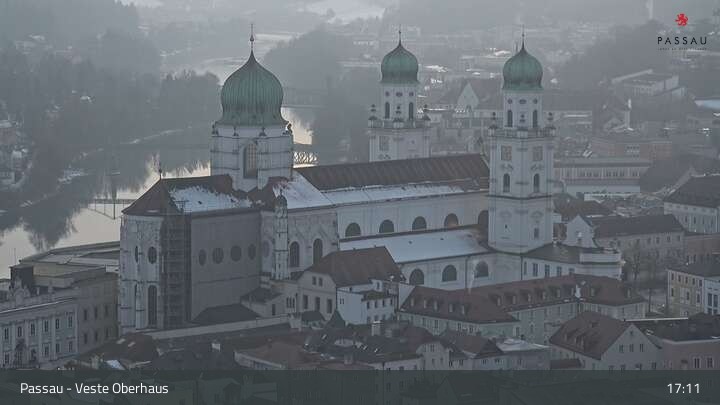 Archiv Foto Webcam Passau: Blick von der Veste Oberhaus auf Donau und Altstadt
