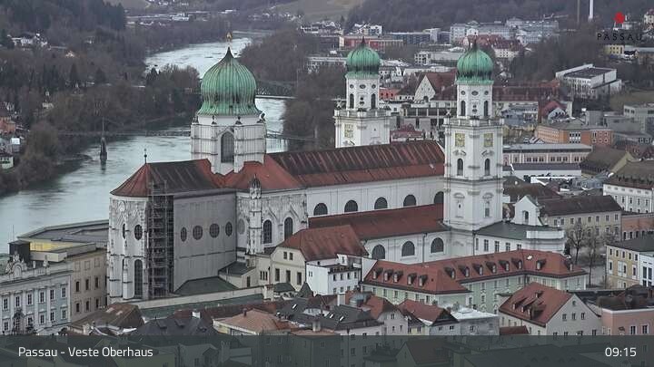 Archiv Foto Webcam Passau: Blick von der Veste Oberhaus auf Donau und Altstadt