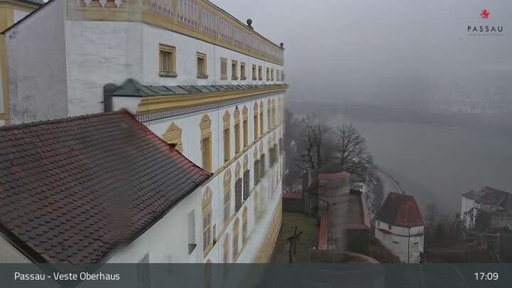 Archiv Foto Webcam Passau: Blick von der Veste Oberhaus auf Donau und Altstadt