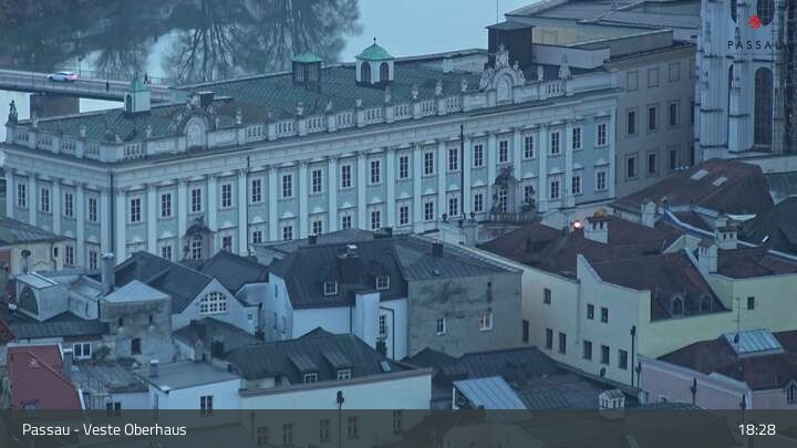 Archiv Foto Webcam Passau: Blick von der Veste Oberhaus auf Donau und Altstadt