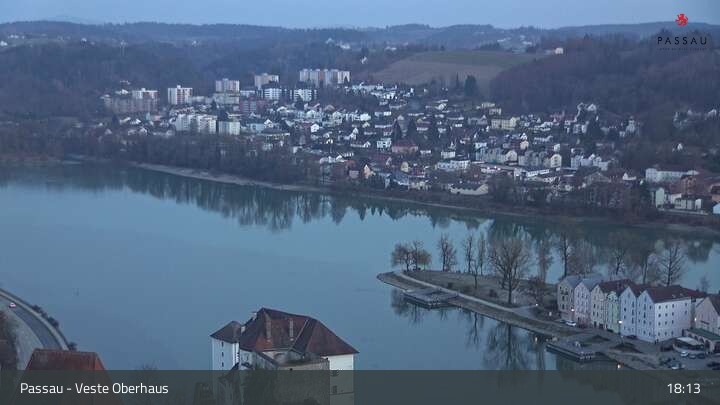 Archiv Foto Webcam Passau: Blick von der Veste Oberhaus auf Donau und Altstadt