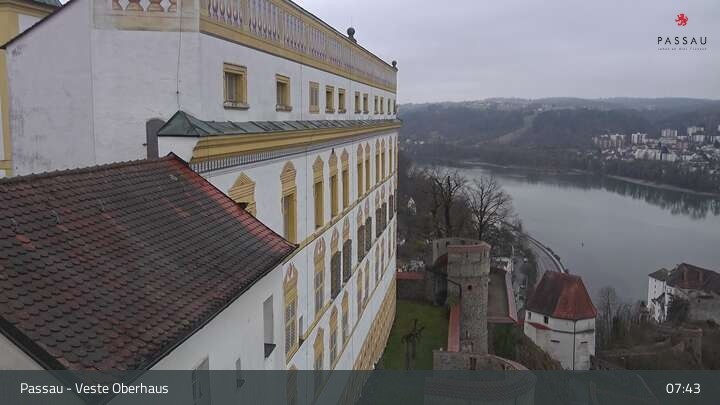 Archiv Foto Webcam Passau: Blick von der Veste Oberhaus auf Donau und Altstadt