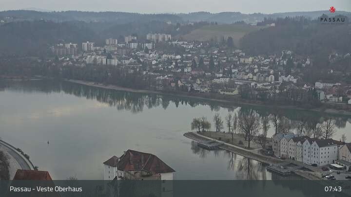 Archiv Foto Webcam Passau: Blick von der Veste Oberhaus auf Donau und Altstadt