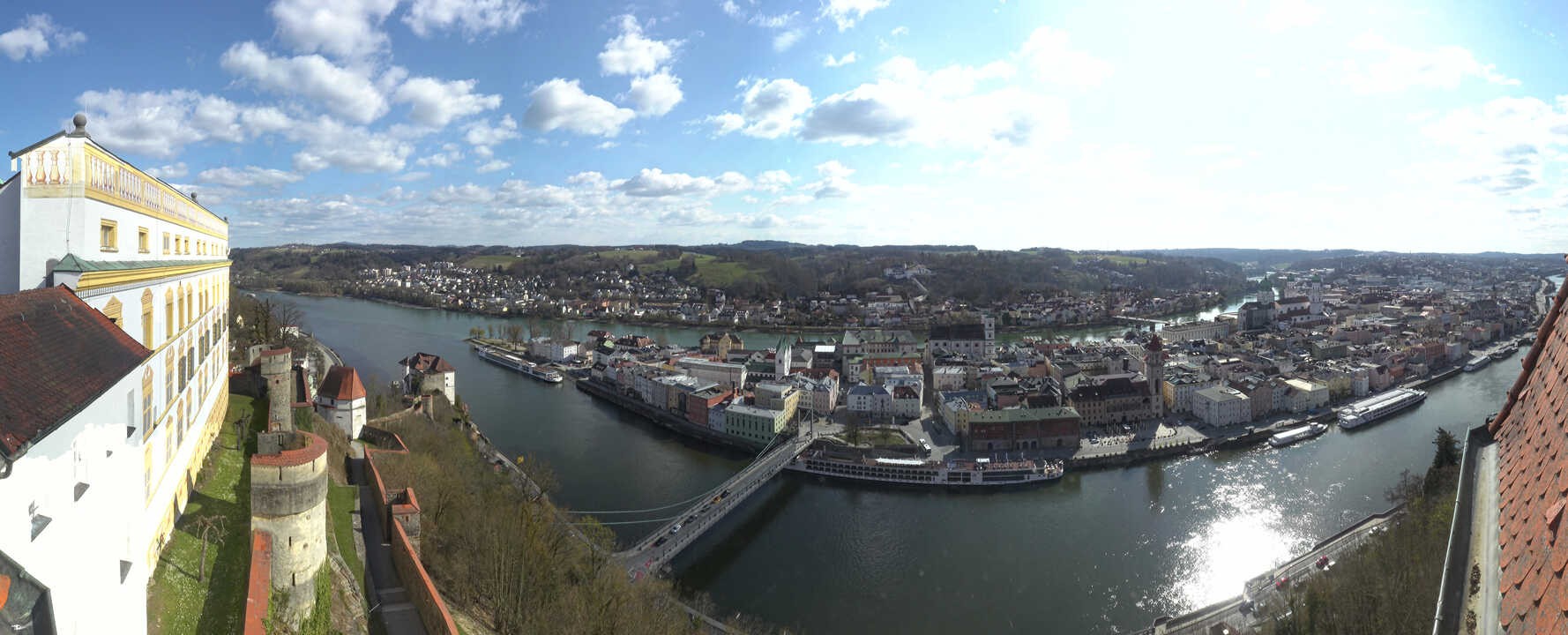 Archiv Foto Webcam Passau: Blick von der Veste Oberhaus auf Donau und Altstadt
