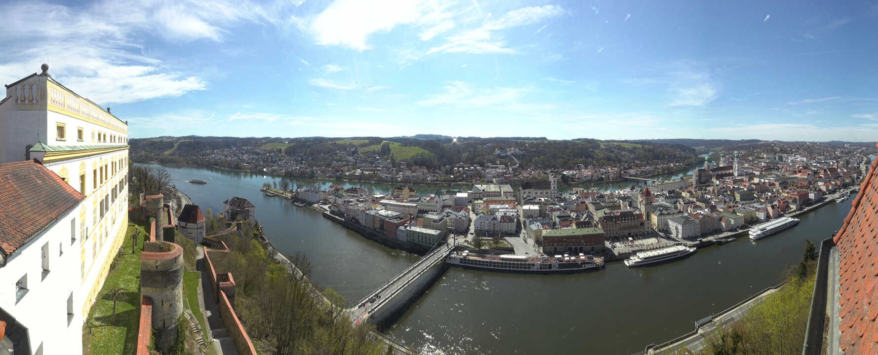 Archiv Foto Webcam Passau: Blick von der Veste Oberhaus auf Donau und Altstadt