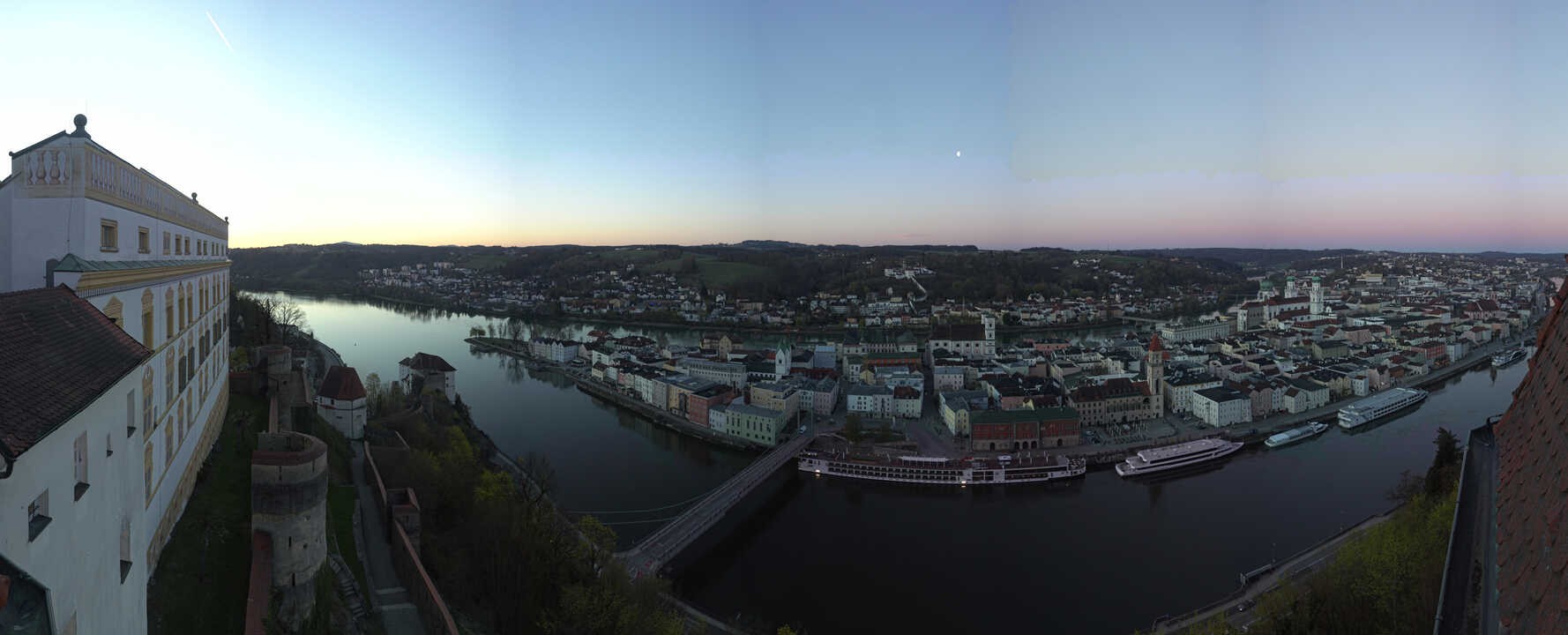 Archiv Foto Webcam Passau: Blick von der Veste Oberhaus auf Donau und Altstadt