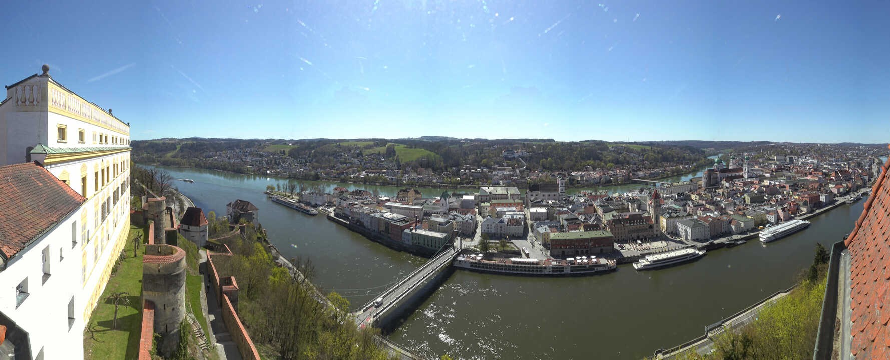 Archiv Foto Webcam Passau: Blick von der Veste Oberhaus auf Donau und Altstadt