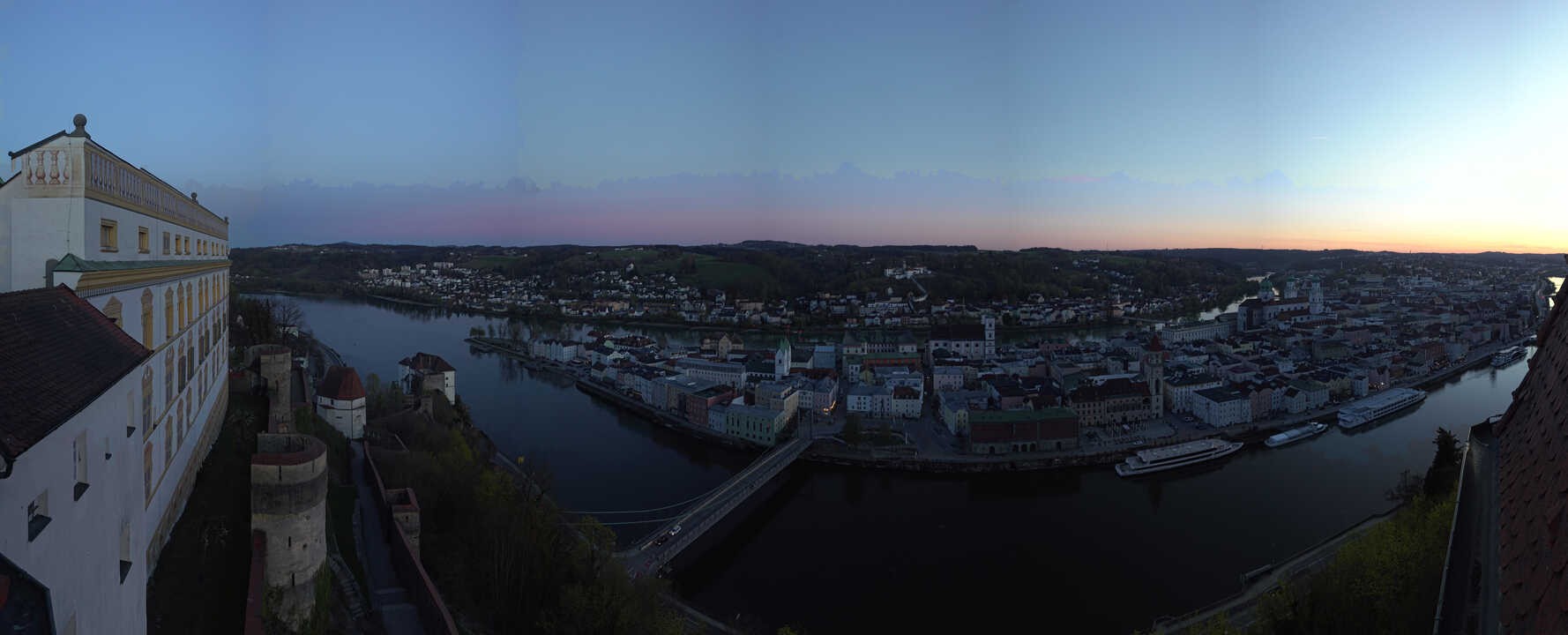 Archiv Foto Webcam Passau: Blick von der Veste Oberhaus auf Donau und Altstadt
