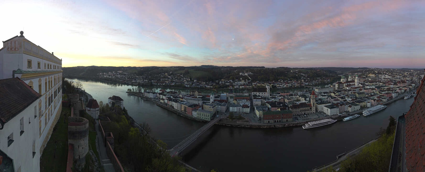 Archiv Foto Webcam Passau: Blick von der Veste Oberhaus auf Donau und Altstadt