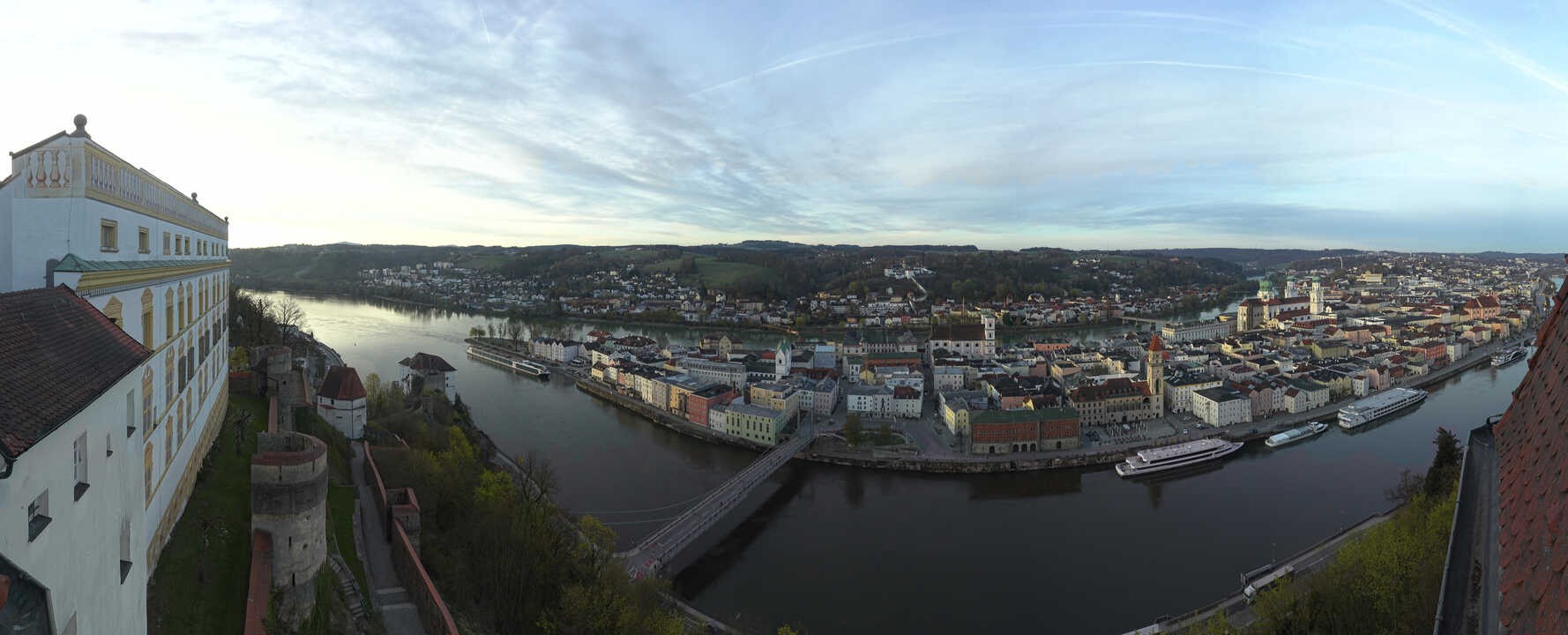Archiv Foto Webcam Passau: Blick von der Veste Oberhaus auf Donau und Altstadt