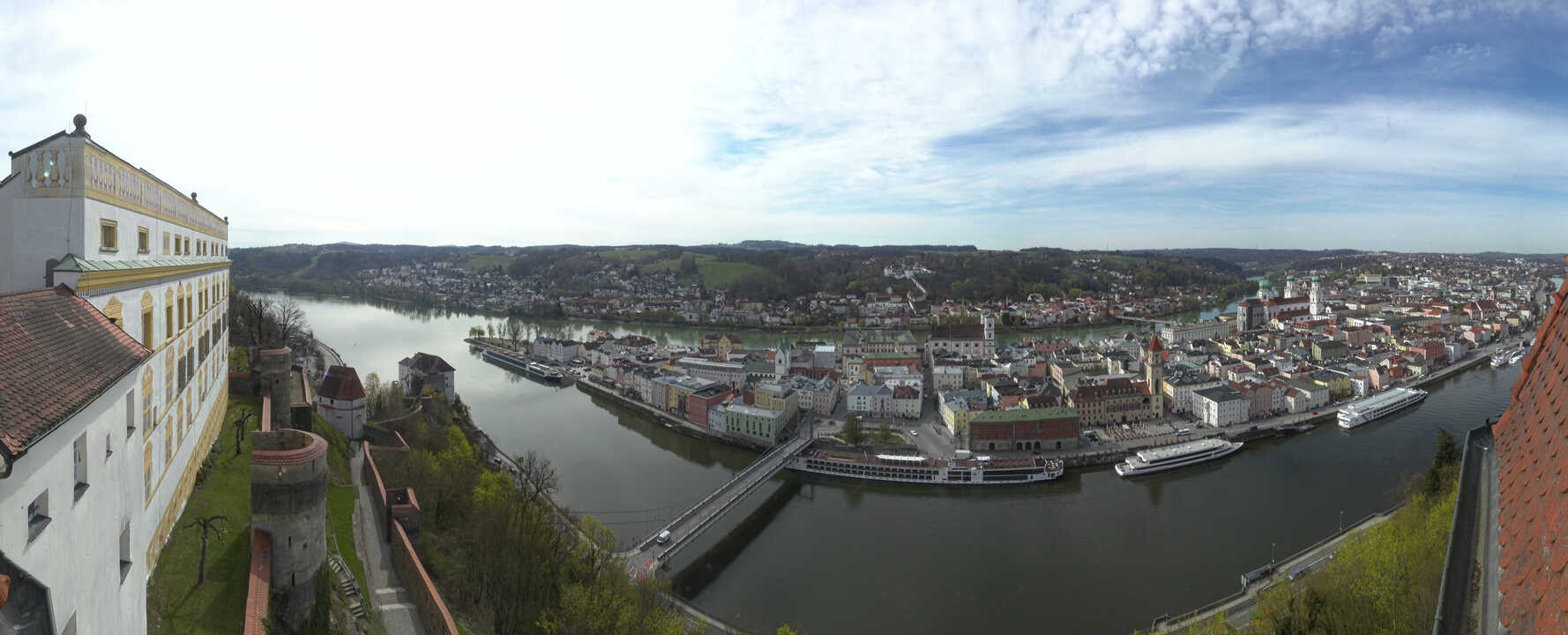 Archiv Foto Webcam Passau: Blick von der Veste Oberhaus auf Donau und Altstadt