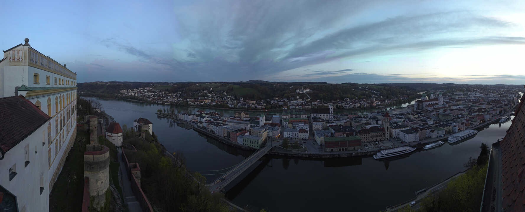 Archiv Foto Webcam Passau: Blick von der Veste Oberhaus auf Donau und Altstadt