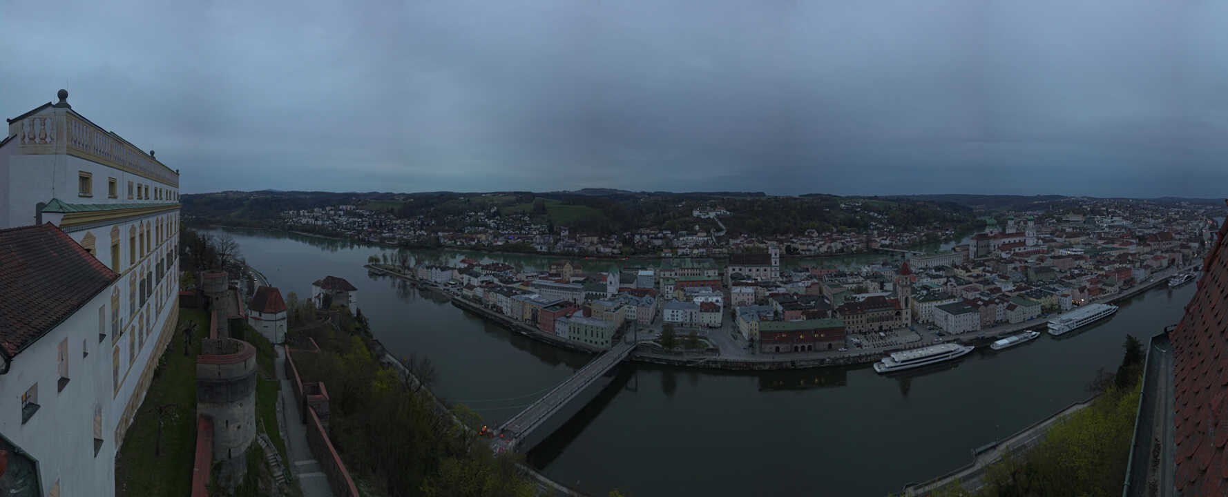 Archiv Foto Webcam Passau: Blick von der Veste Oberhaus auf Donau und Altstadt