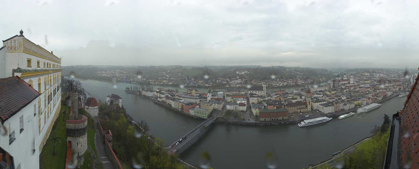Archiv Foto Webcam Passau: Blick von der Veste Oberhaus auf Donau und Altstadt
