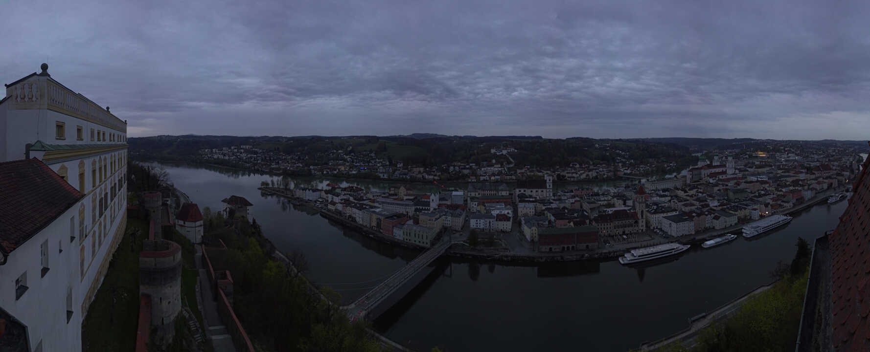 Archiv Foto Webcam Passau: Blick von der Veste Oberhaus auf Donau und Altstadt