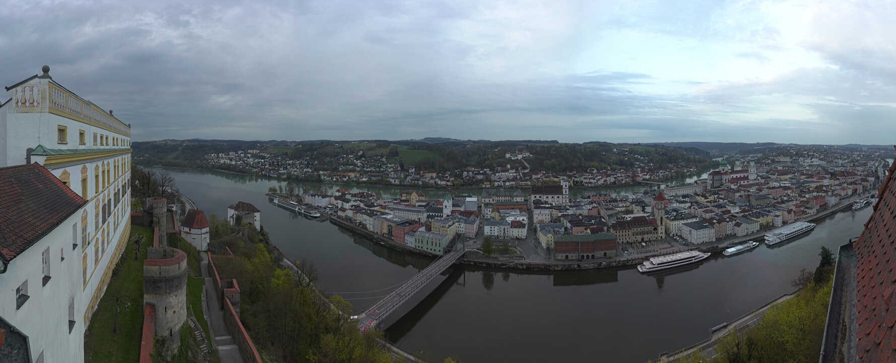 Archiv Foto Webcam Passau: Blick von der Veste Oberhaus auf Donau und Altstadt