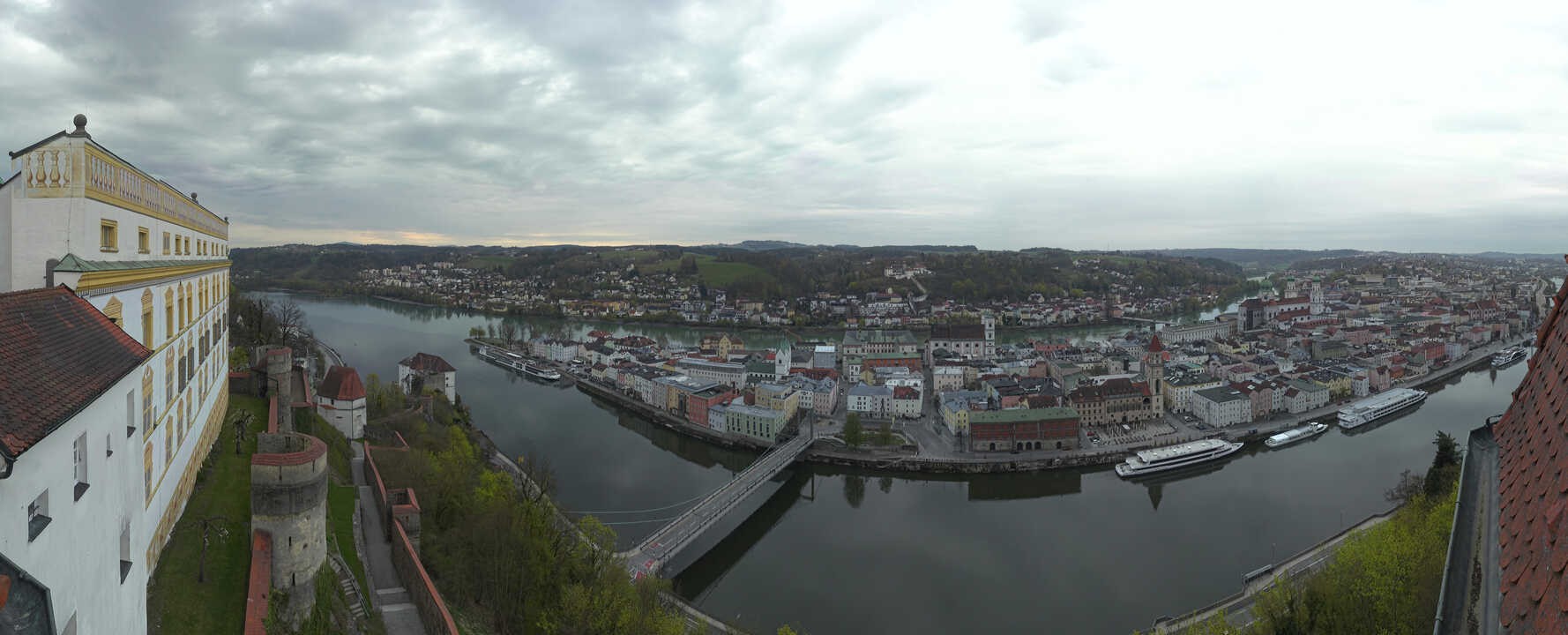 Archiv Foto Webcam Passau: Blick von der Veste Oberhaus auf Donau und Altstadt