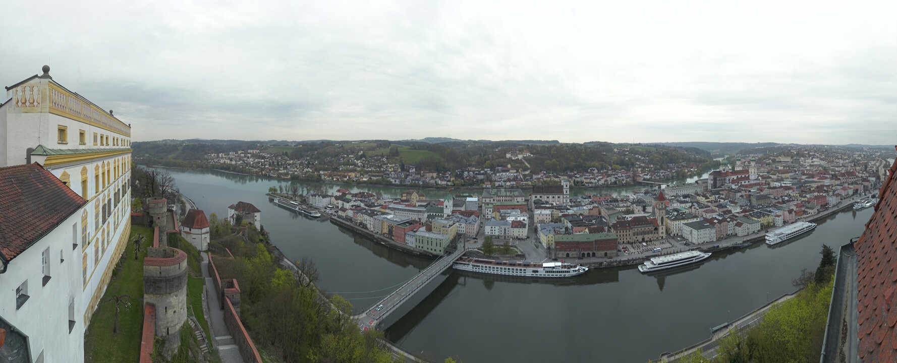 Archiv Foto Webcam Passau: Blick von der Veste Oberhaus auf Donau und Altstadt