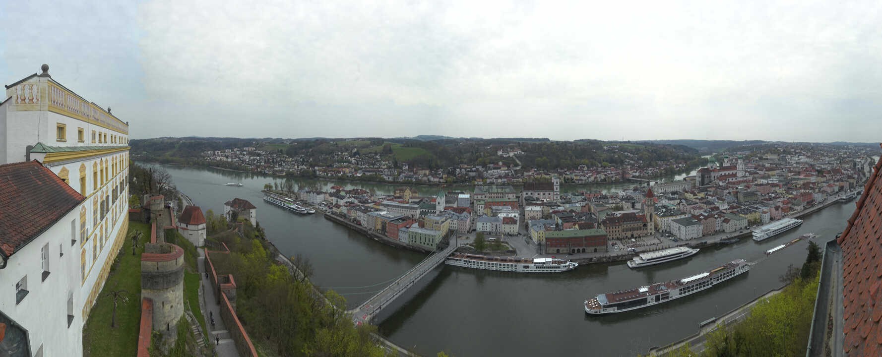 Archiv Foto Webcam Passau: Blick von der Veste Oberhaus auf Donau und Altstadt