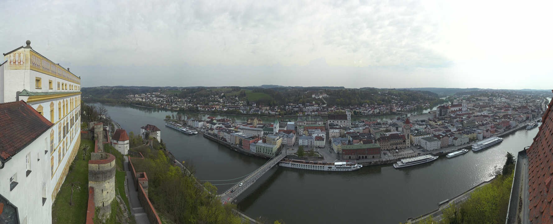 Archiv Foto Webcam Passau: Blick von der Veste Oberhaus auf Donau und Altstadt