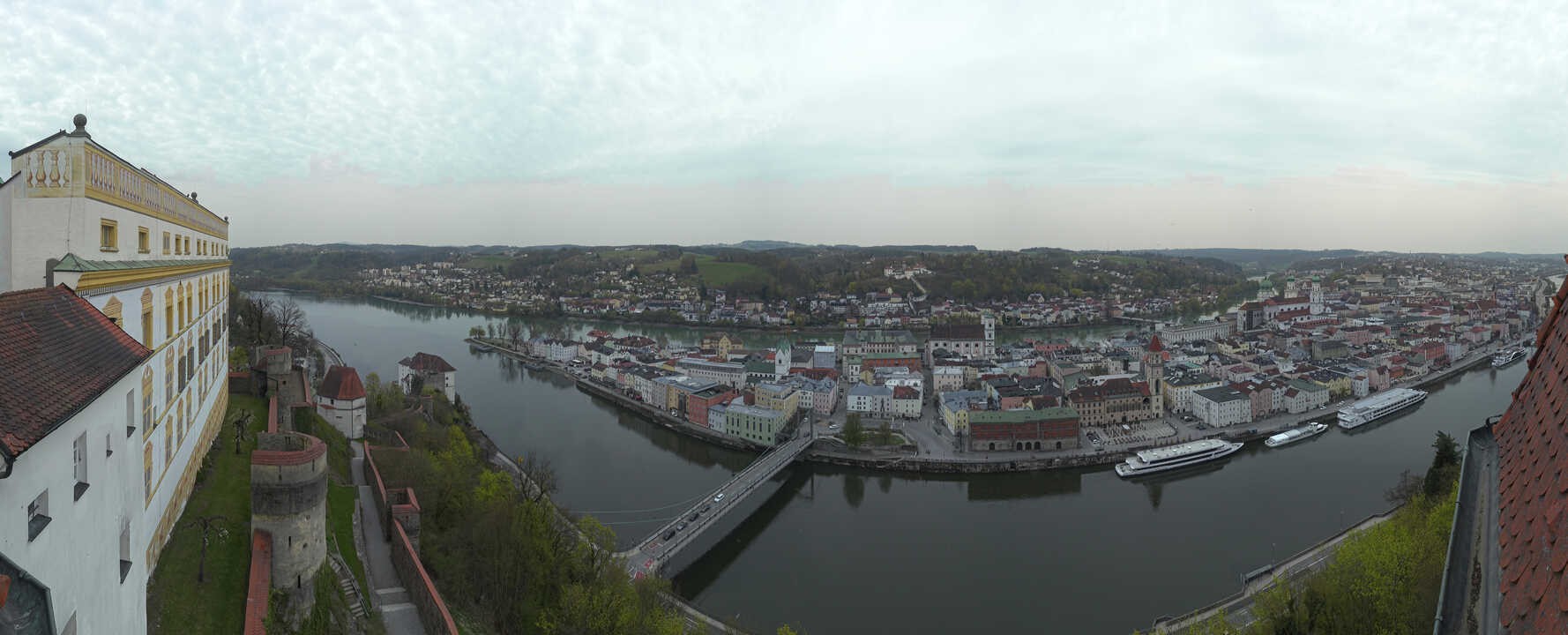 Archiv Foto Webcam Passau: Blick von der Veste Oberhaus auf Donau und Altstadt