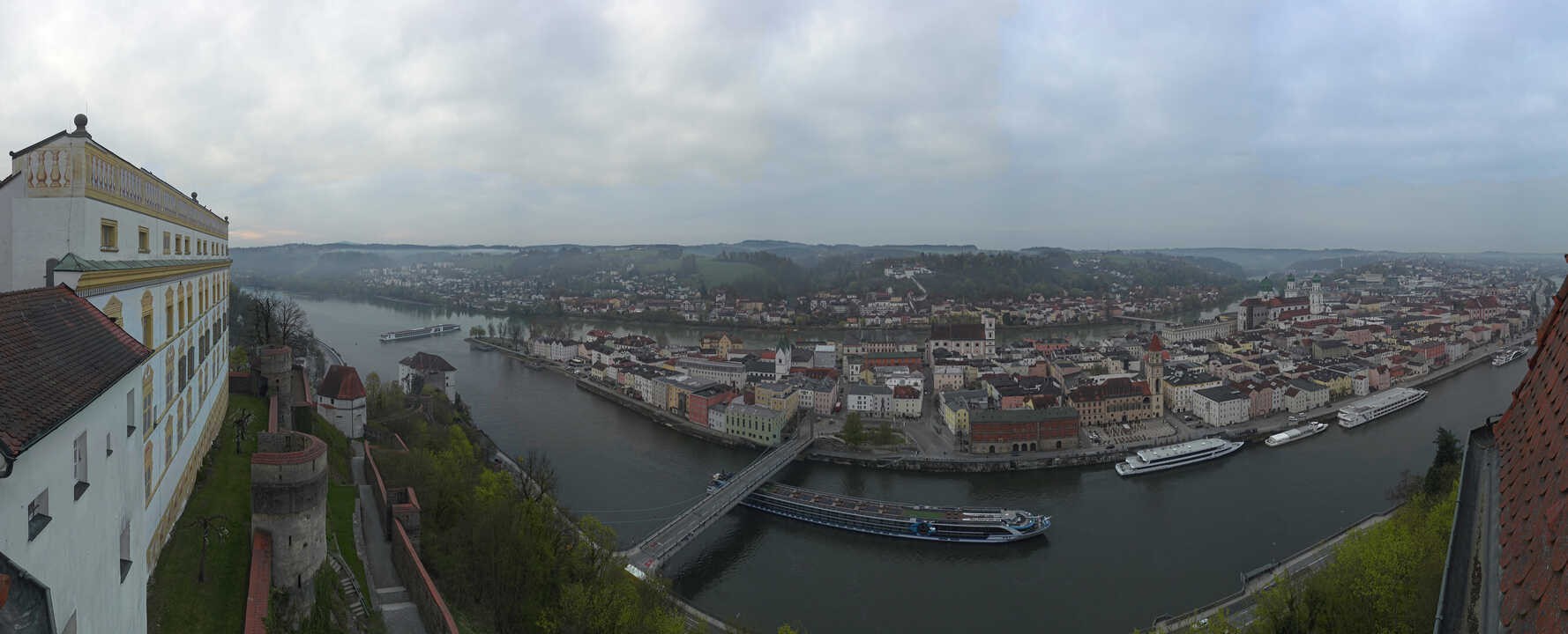 Archiv Foto Webcam Passau: Blick von der Veste Oberhaus auf Donau und Altstadt