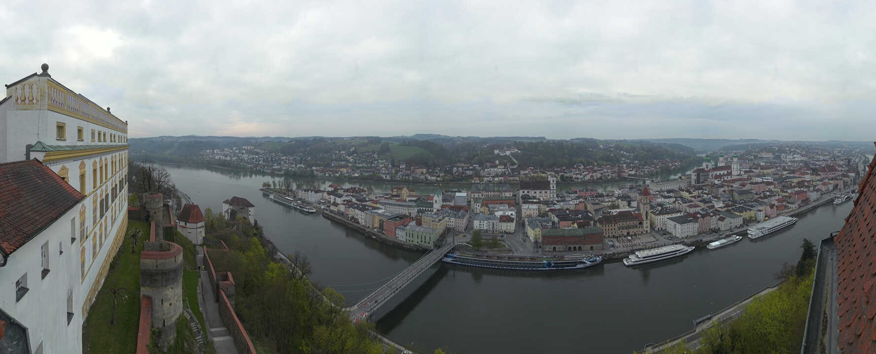 Archiv Foto Webcam Passau: Blick von der Veste Oberhaus auf Donau und Altstadt