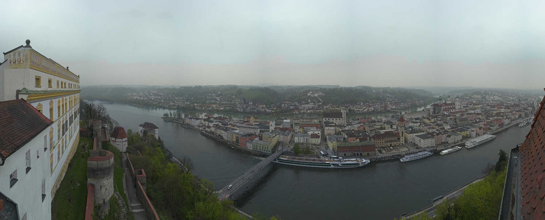 Archiv Foto Webcam Passau: Blick von der Veste Oberhaus auf Donau und Altstadt