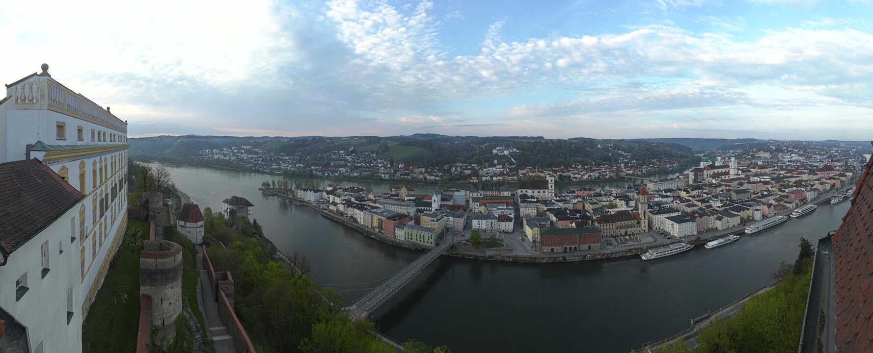 Archiv Foto Webcam Passau: Blick von der Veste Oberhaus auf Donau und Altstadt