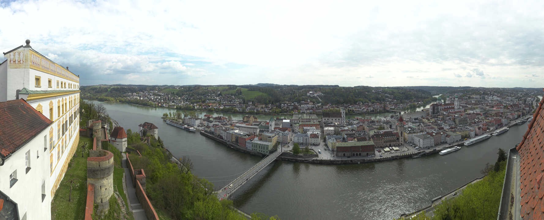 Archiv Foto Webcam Passau: Blick von der Veste Oberhaus auf Donau und Altstadt