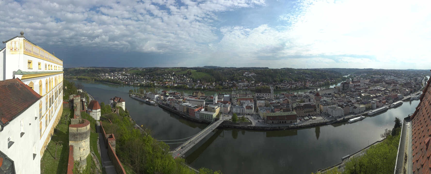Archiv Foto Webcam Passau: Blick von der Veste Oberhaus auf Donau und Altstadt