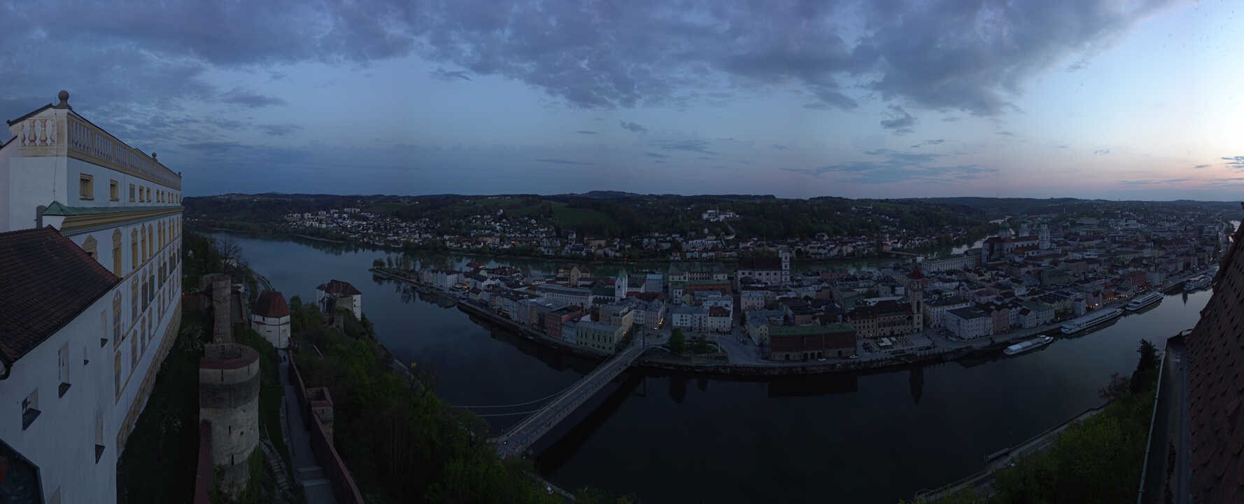 Archiv Foto Webcam Passau: Blick von der Veste Oberhaus auf Donau und Altstadt